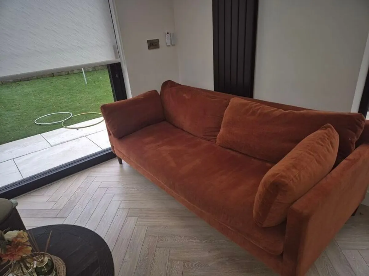 sofa - Image 1