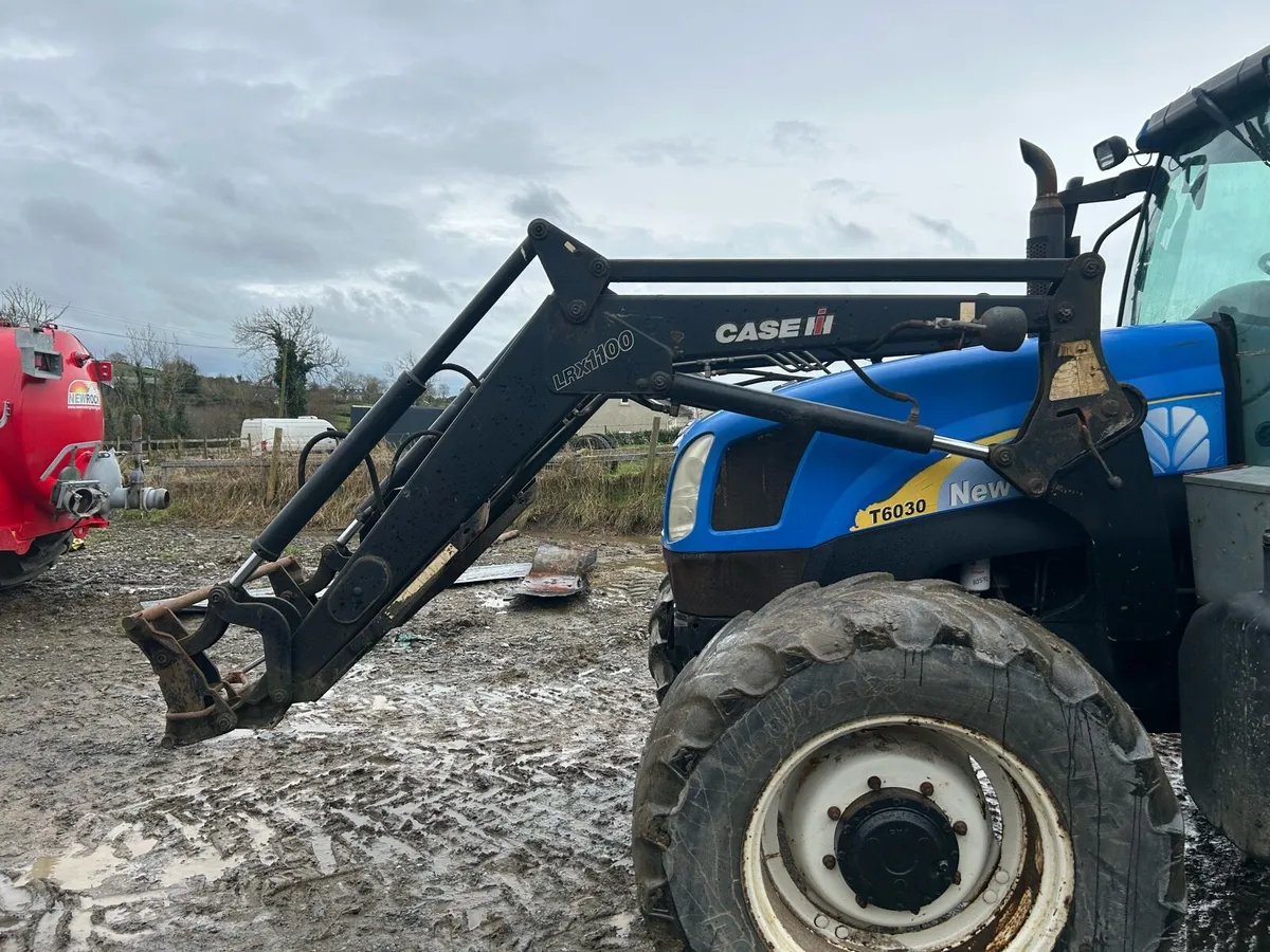 Front loader - Image 1