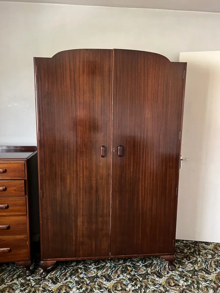 Suite of furniture (7 items) - Image 4