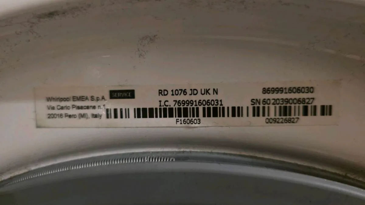 Hotpoint washing machine and dryer - Image 3