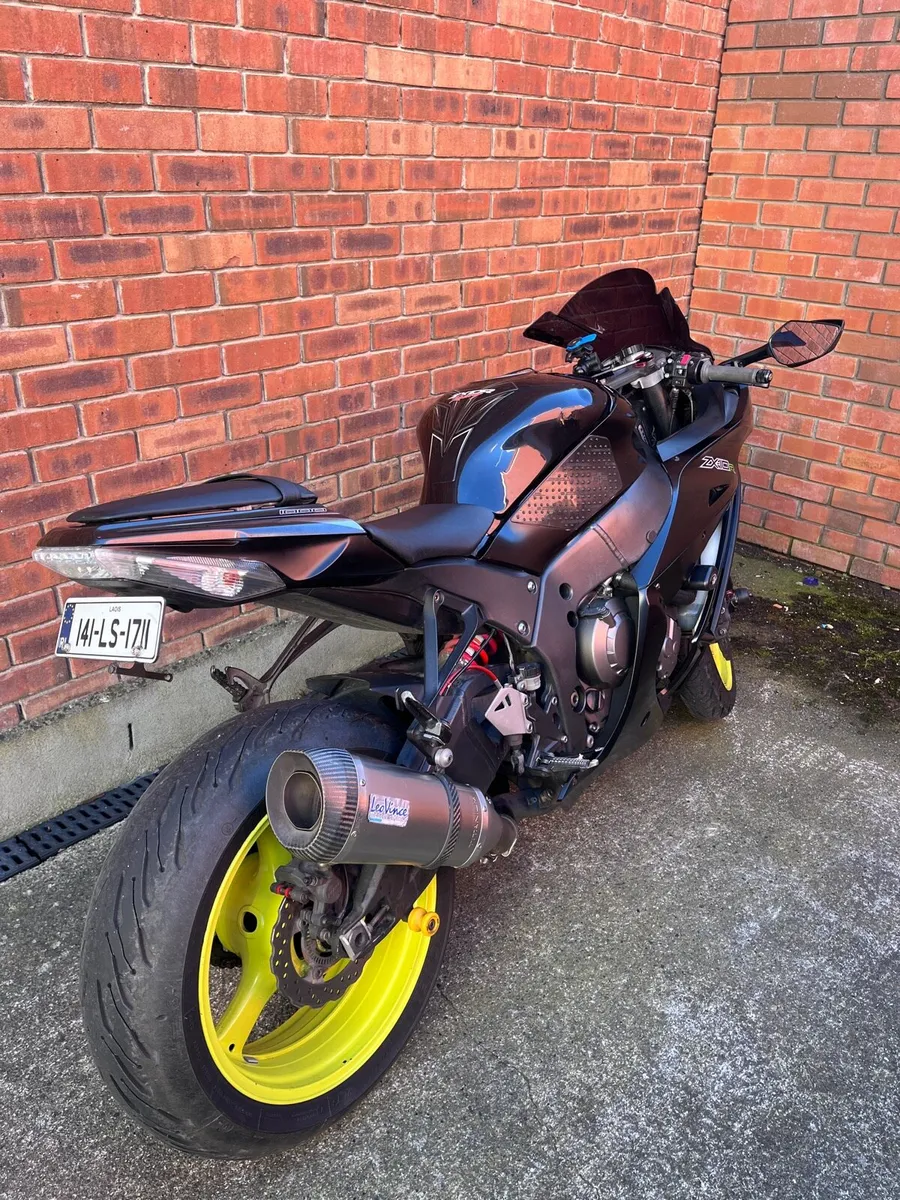 Kawasaki ZX10R - Image 4