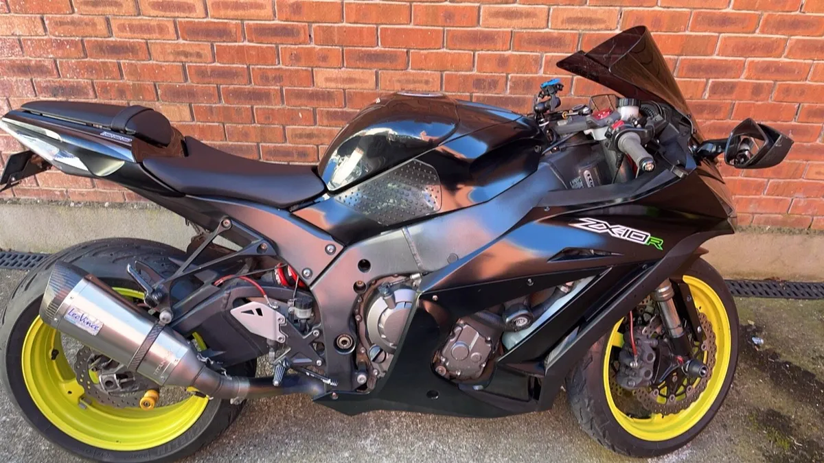 Kawasaki ZX10R - Image 4