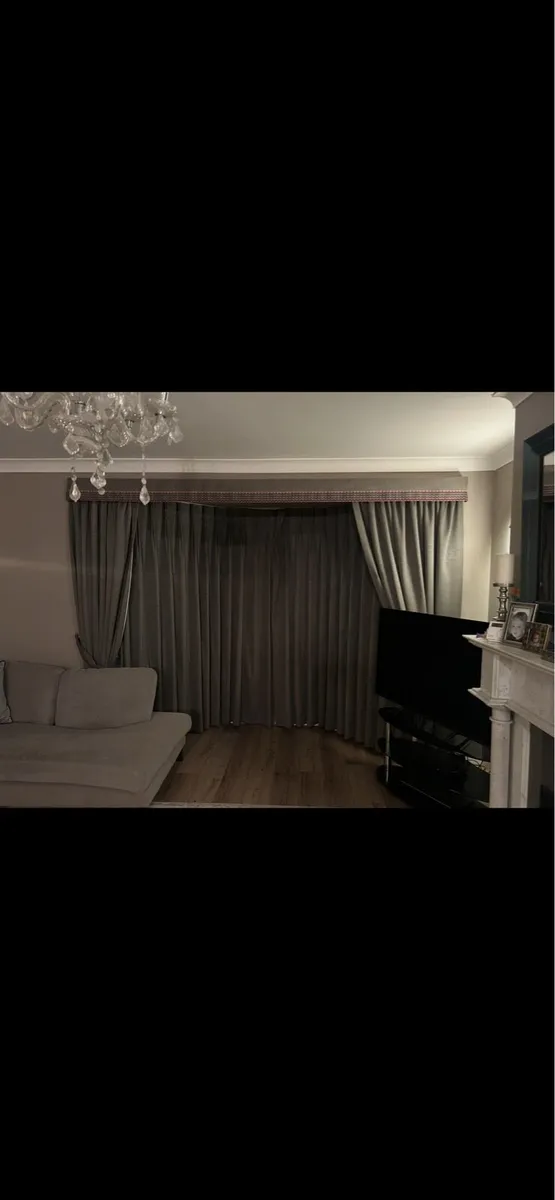 Curtains - Image 3