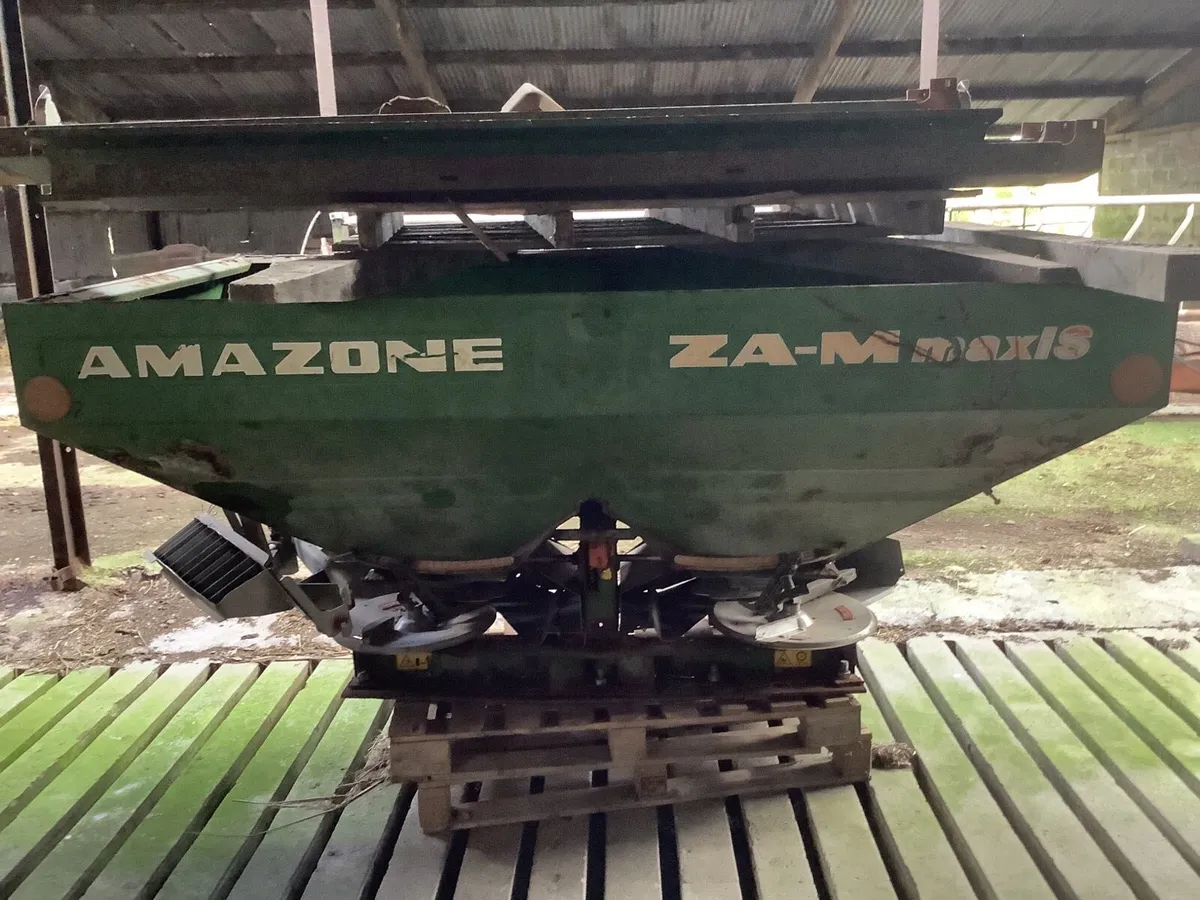 Amazon fertiliser spreader - Image 3