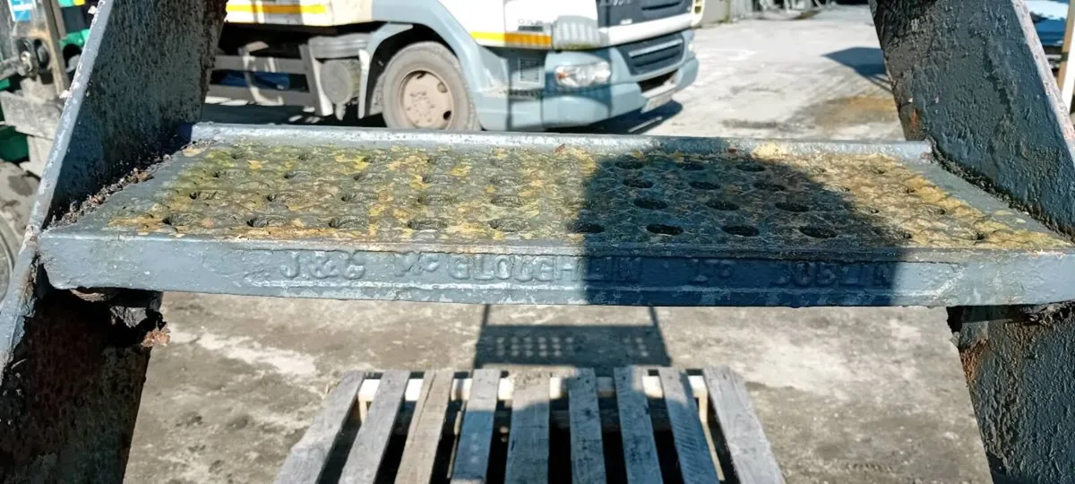 Old cast iron stairs - Image 3
