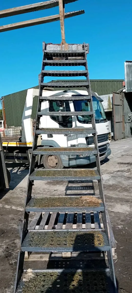 Old cast iron stairs - Image 4