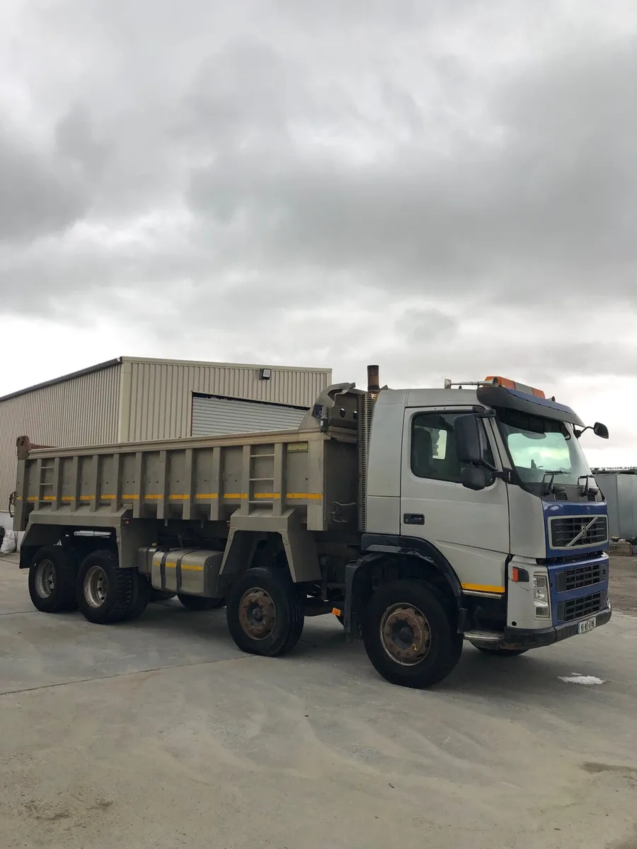 2010 Volvo FM13tipper - Image 1