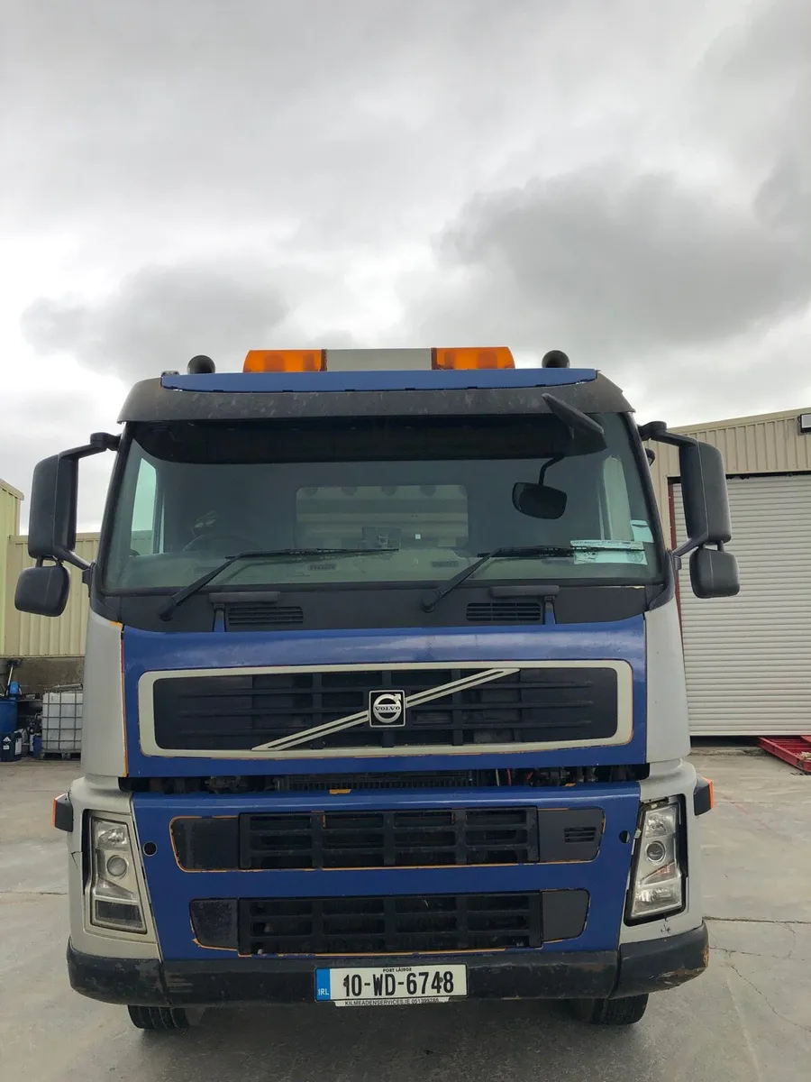 2010 Volvo FM13tipper - Image 2