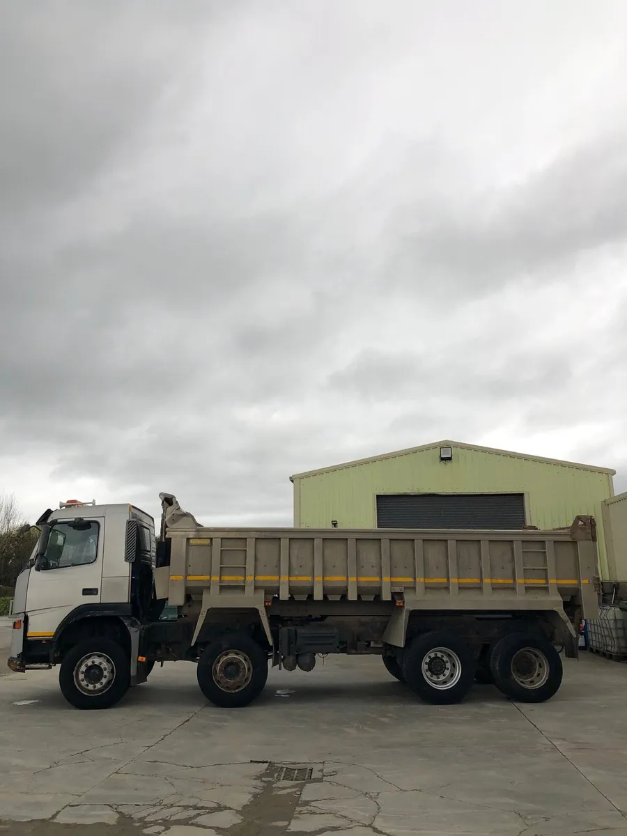 2010 Volvo FM13tipper - Image 4