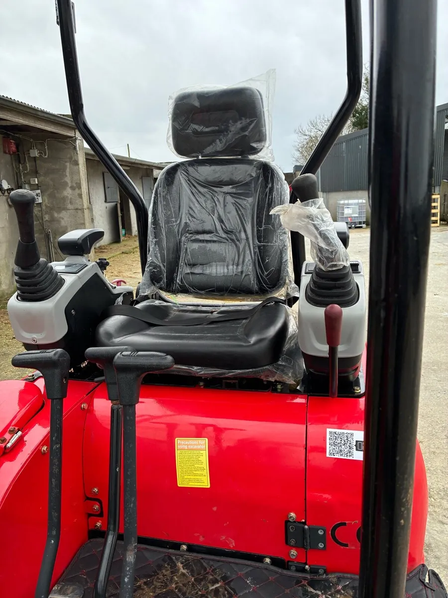 2 ton mini digger - Image 2