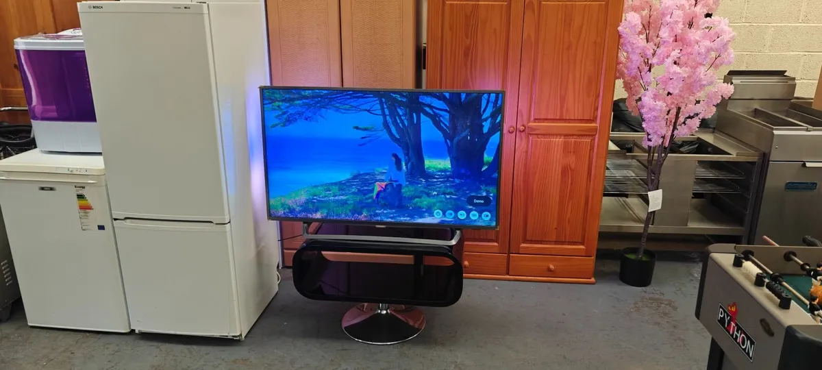 50 Inch Phlips Smart TV - Image 2