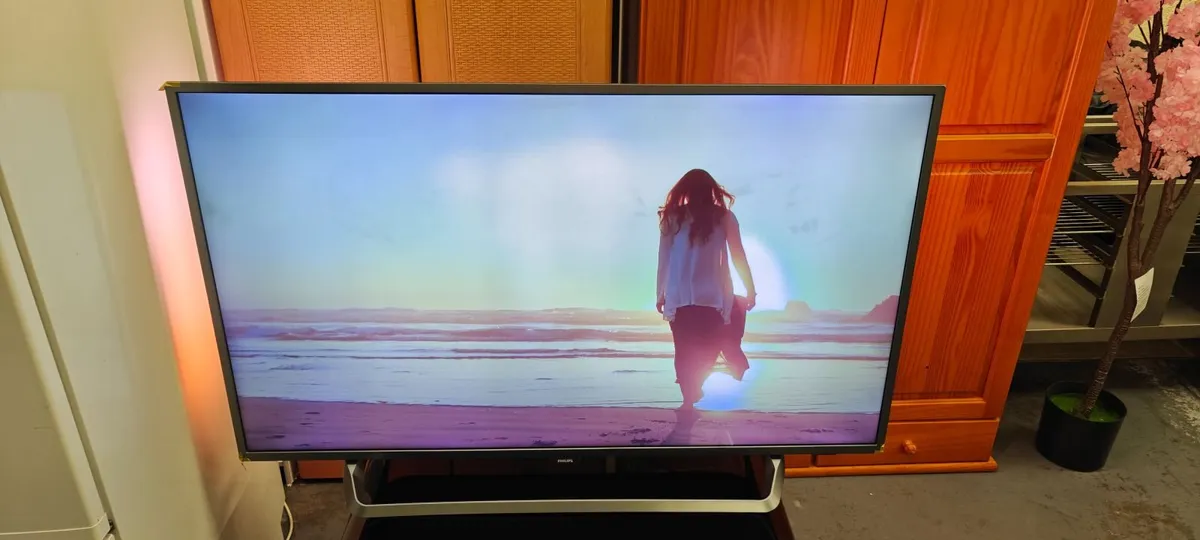 50 Inch Phlips Smart TV - Image 3