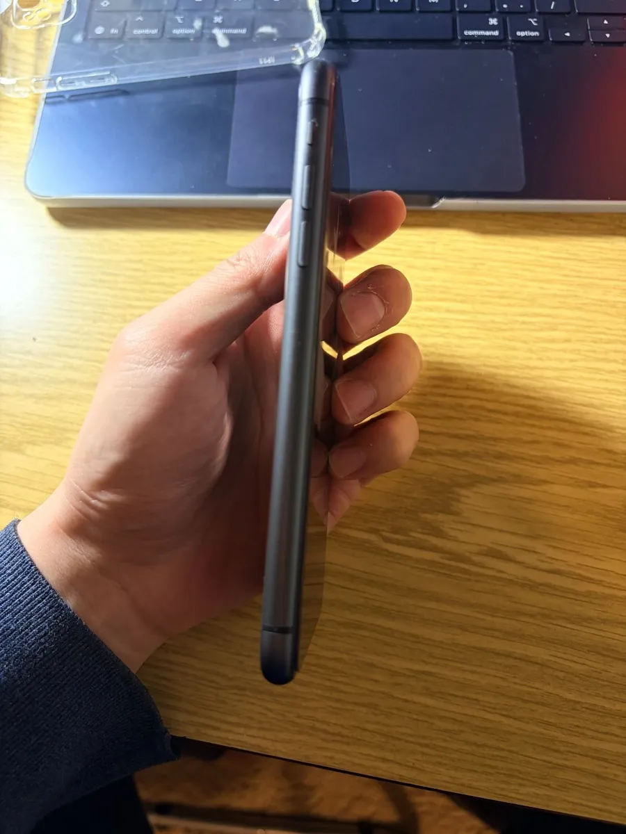 iPhone 11 (128GB) Dual SIM - Image 3