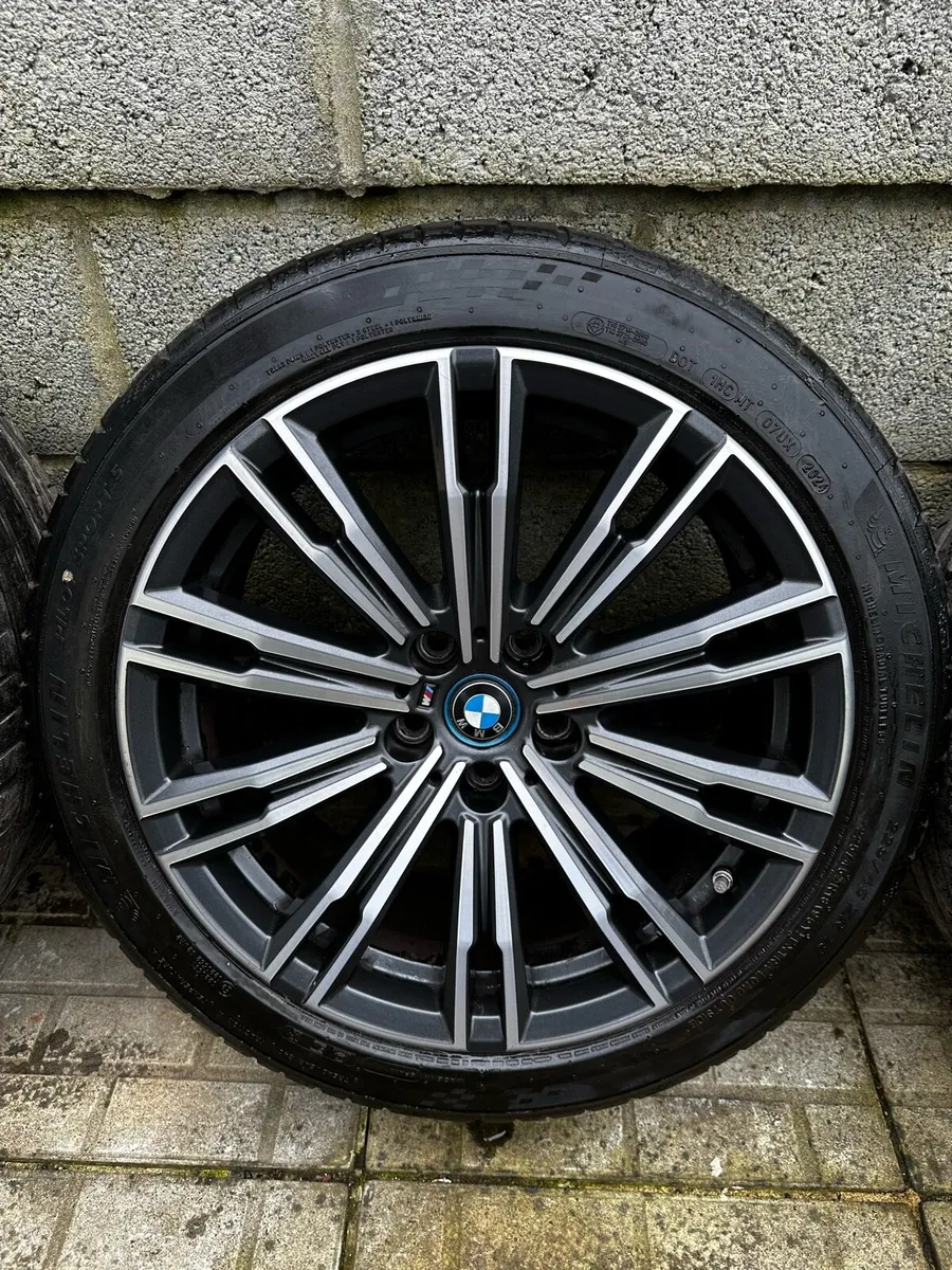 BMW 18” Genuine M Sport Alloys - Image 3