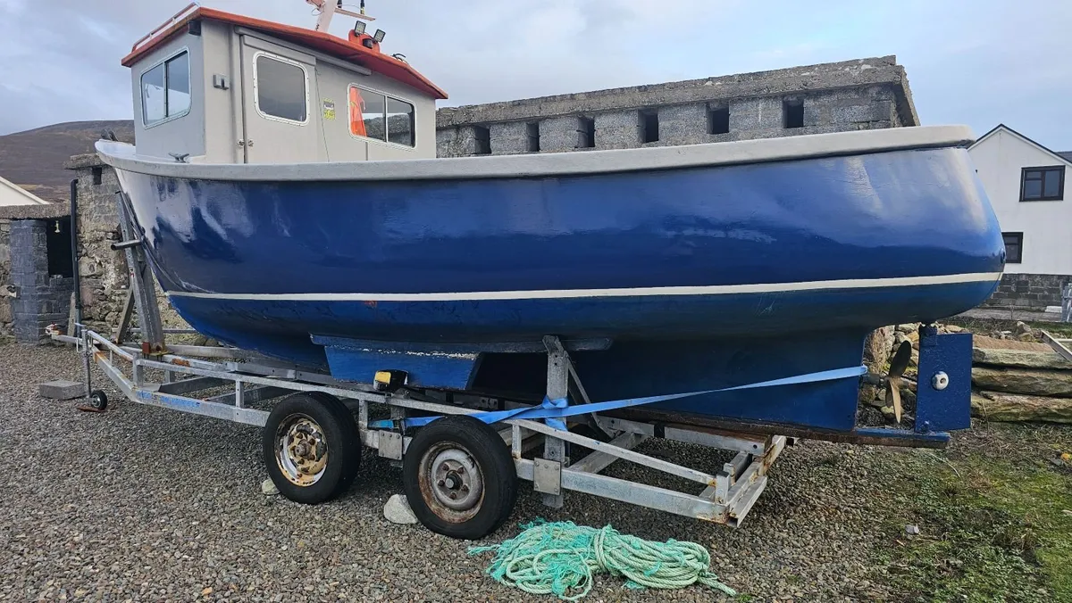 Fishing boat - Image 1