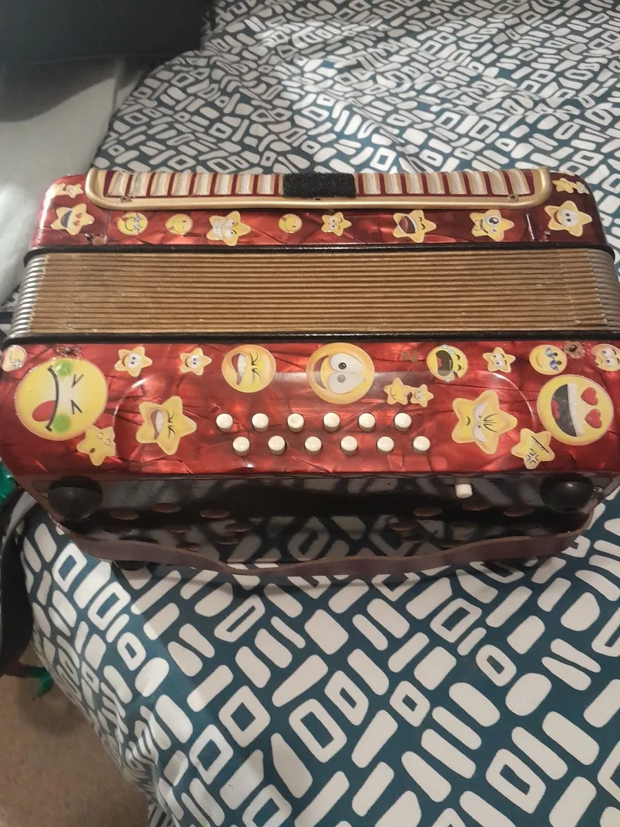 Piano Accordian - Image 2