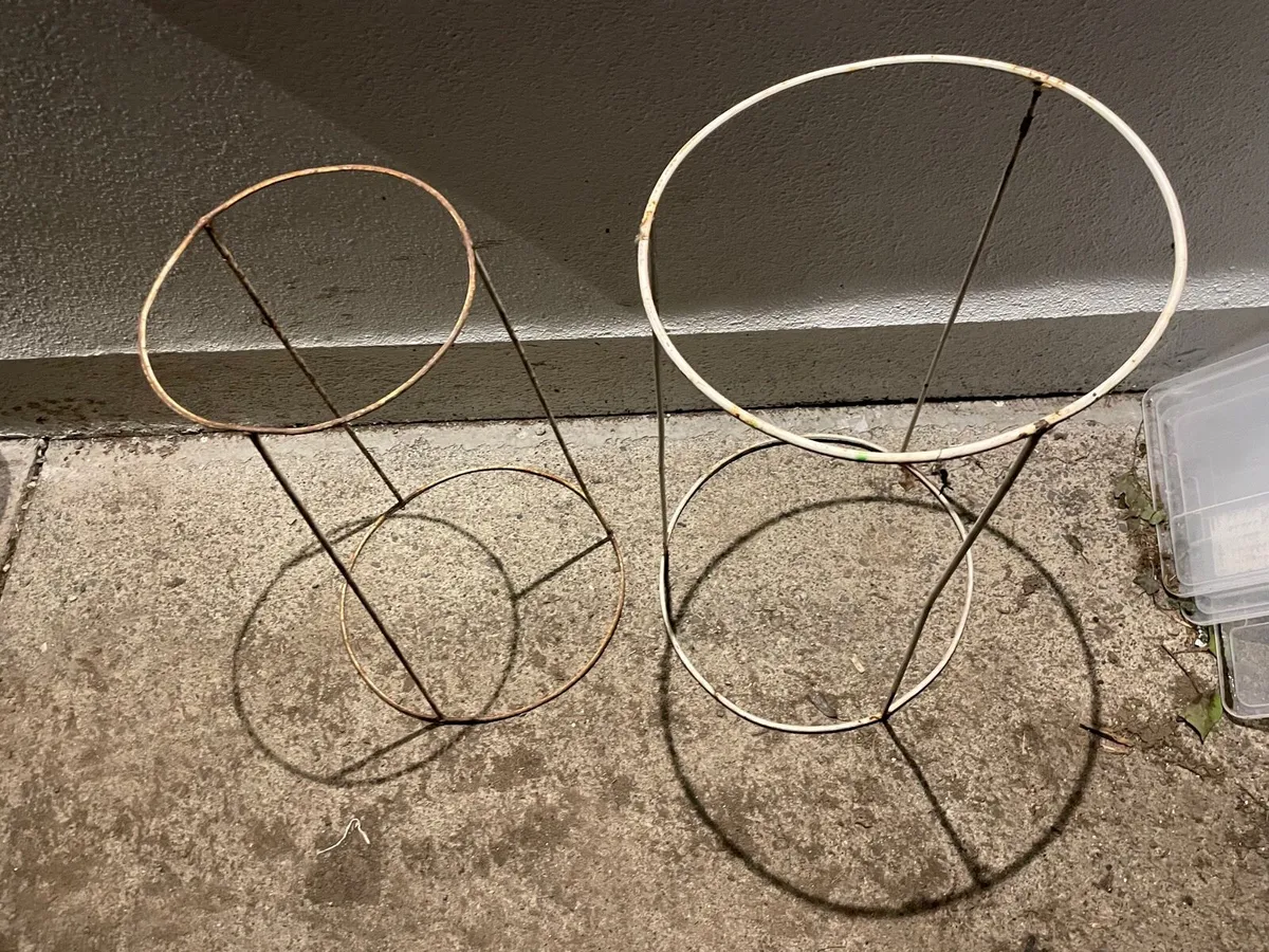 2 metal bin frames - Image 2