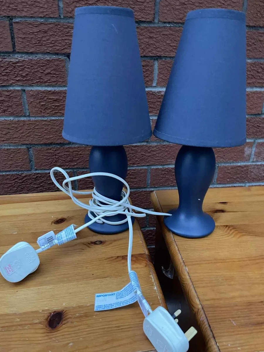 2 b bedside table lamps