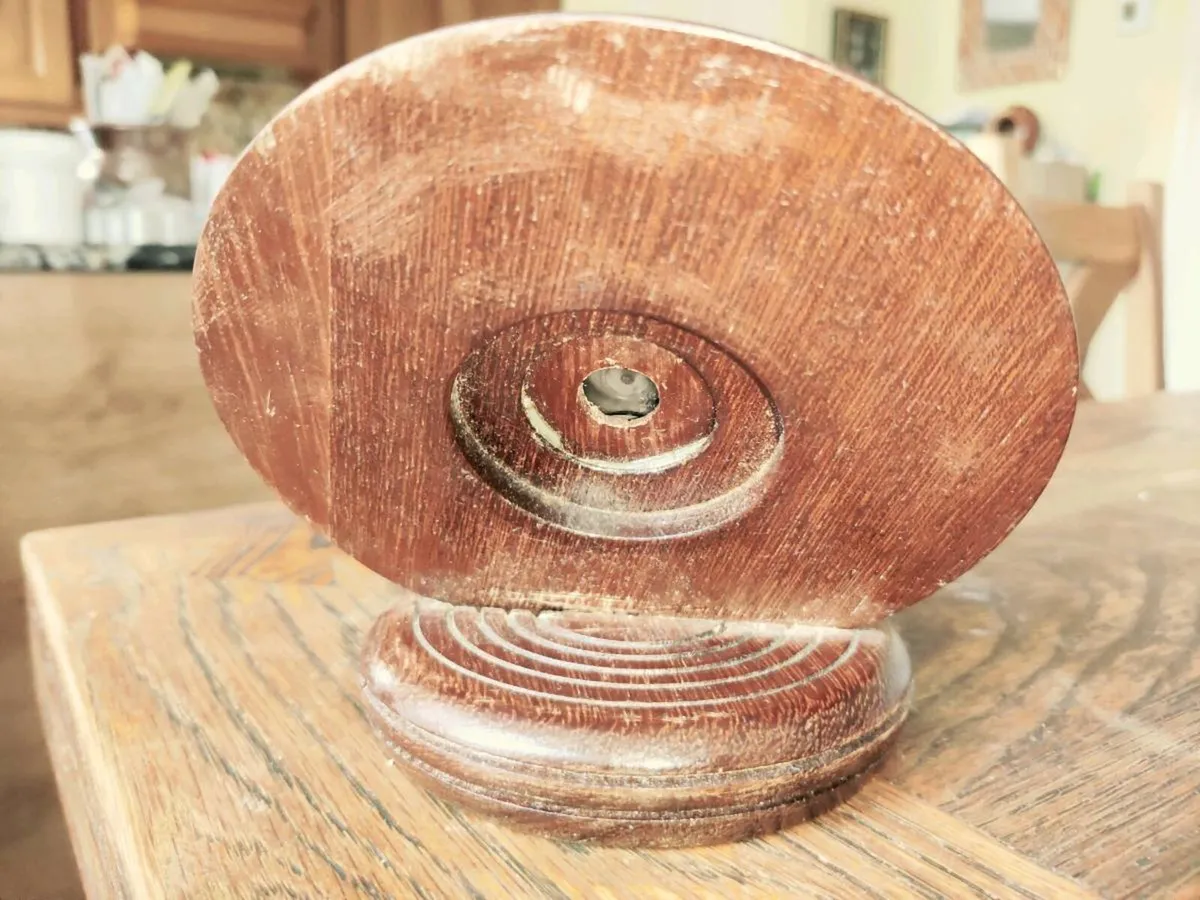 VINTAGE MATURED OAK WOOD, 5"Tall Round Clock ! - Image 2