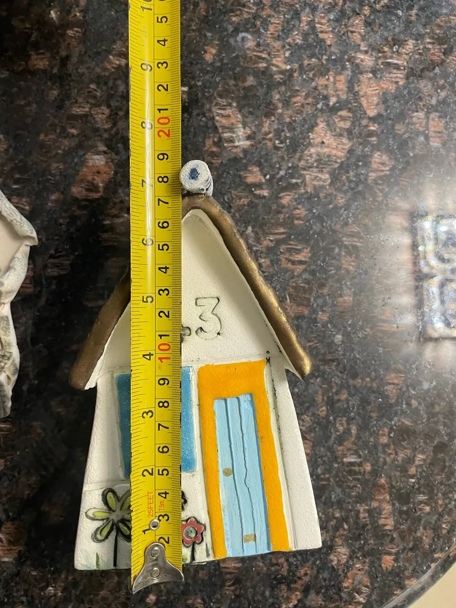 Bizarro ceramics house - Image 3