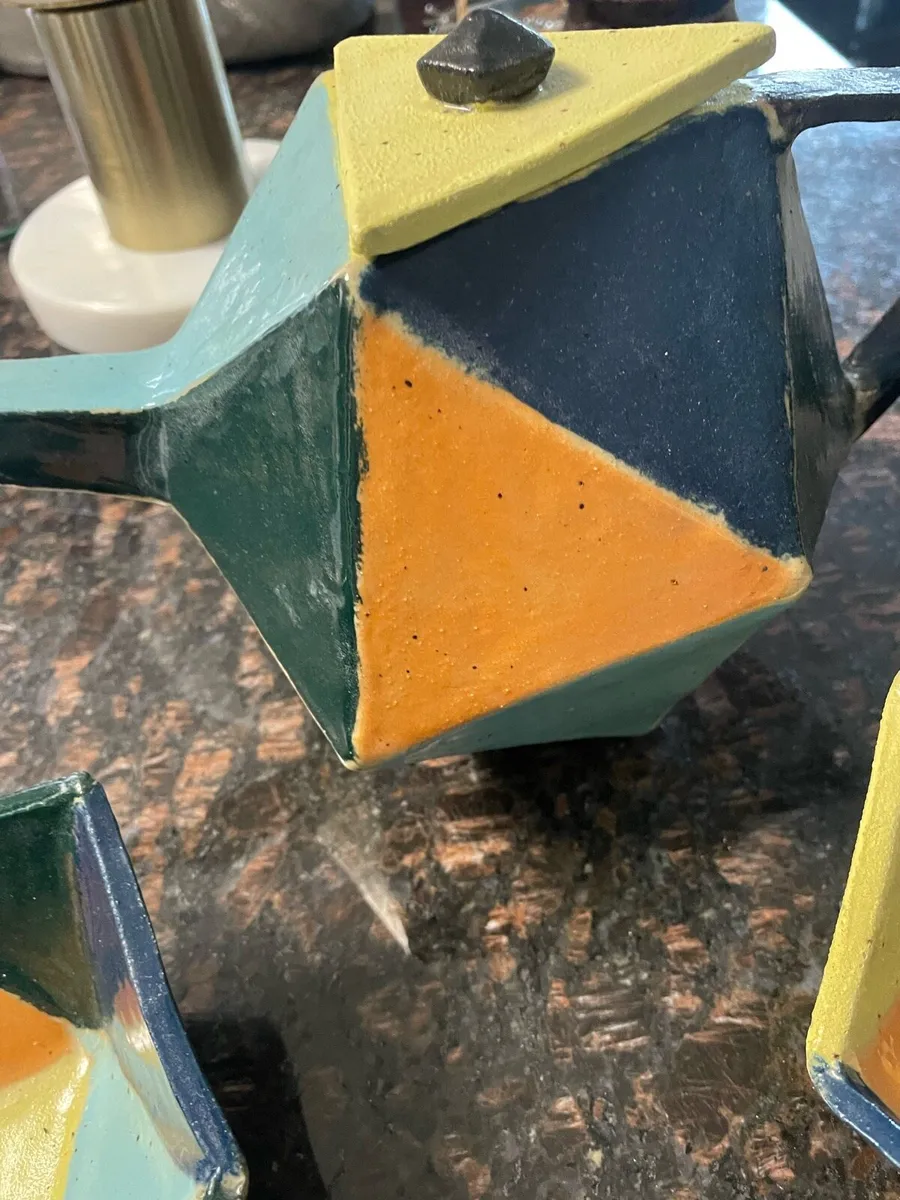 Ceramic art tea pot and 2 cups - Image 2