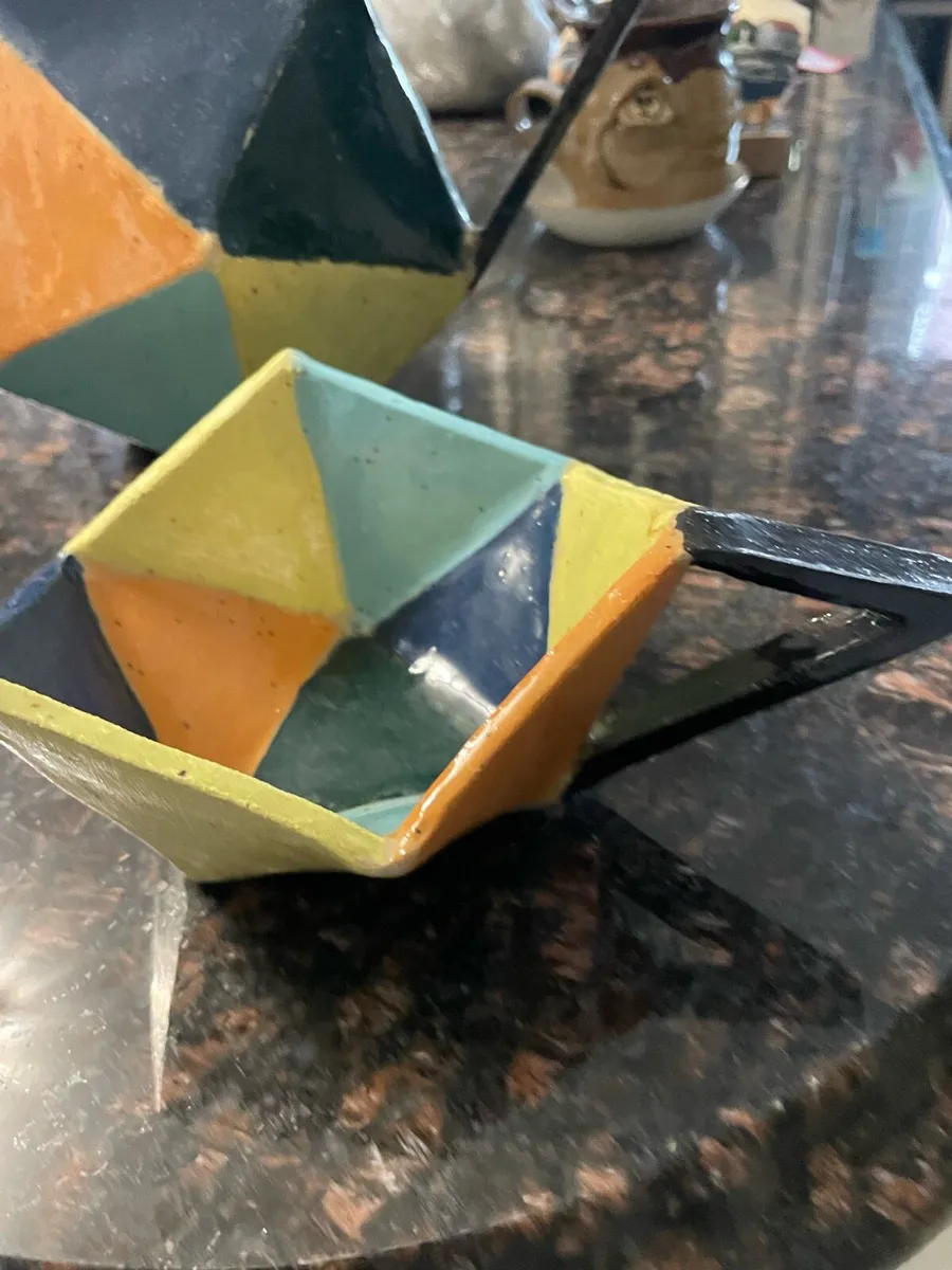 Ceramic art tea pot and 2 cups - Image 3