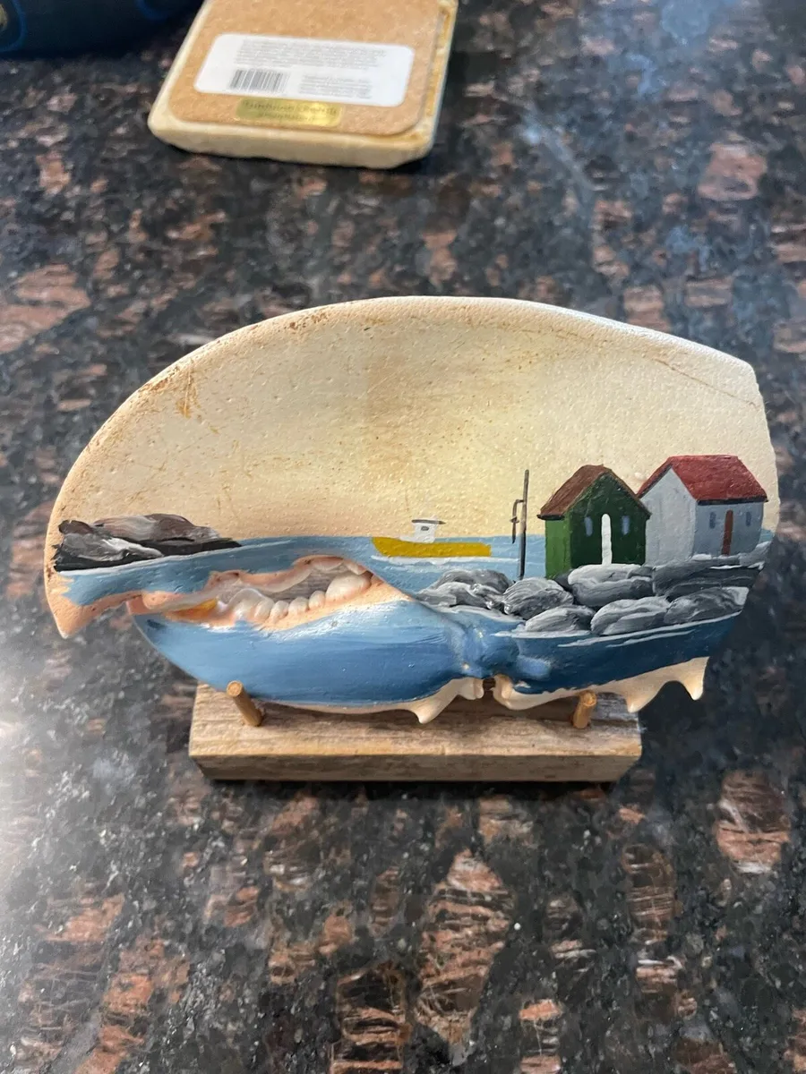 Hand painted crabs claw - Image 1