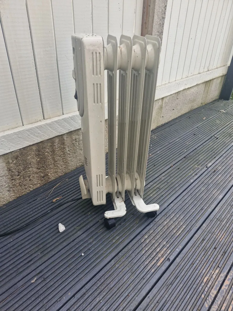 Argos Value Range oil-filled radiator (Model: HD90 - Image 2