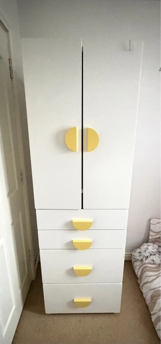 Bed & wardrobe - Image 3