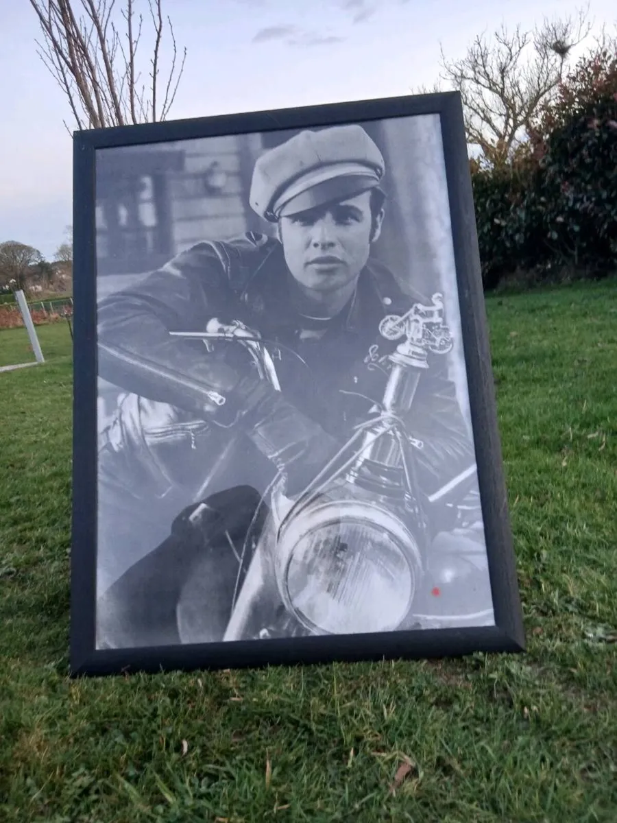 Framed Black & White Marlon Brando Print - Image 2