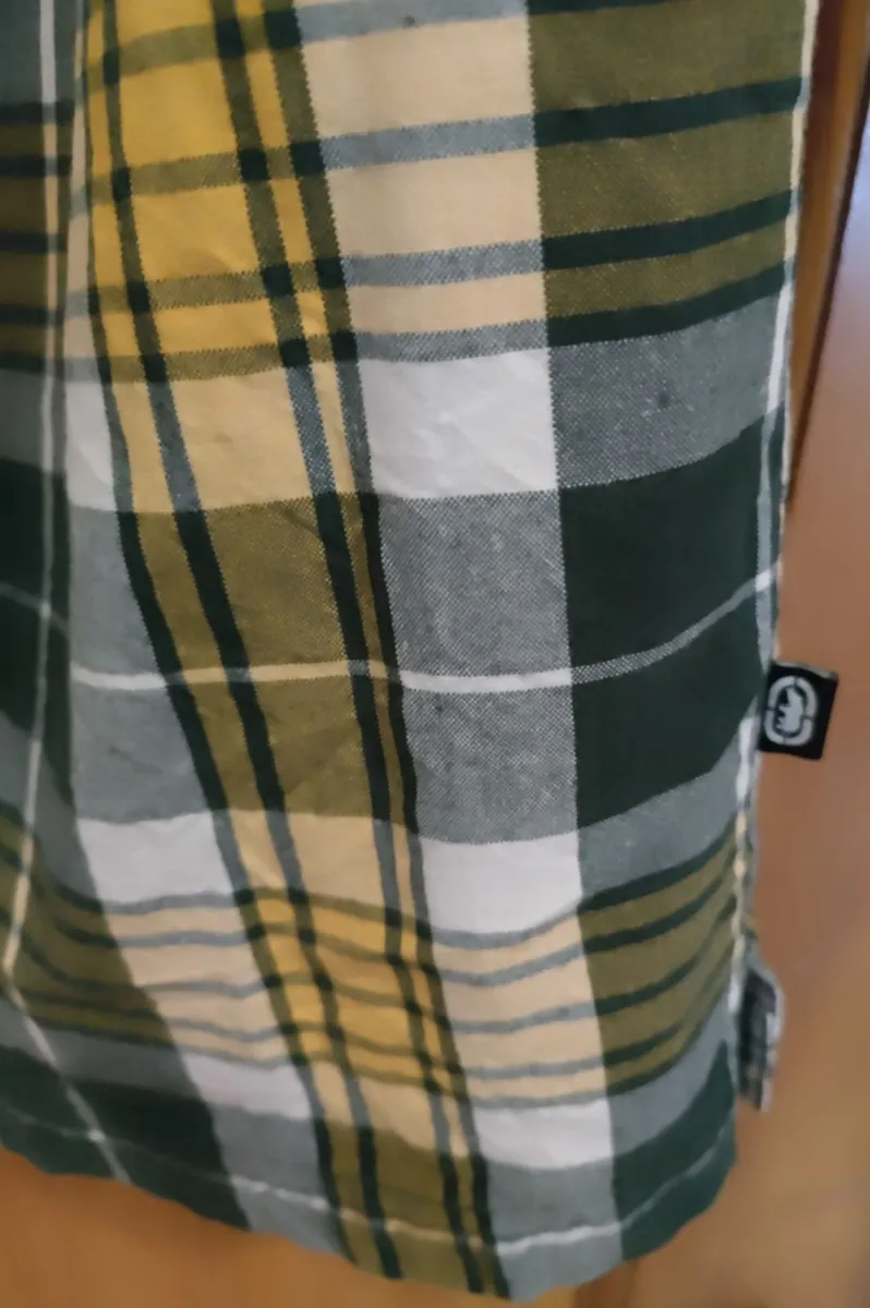 Marc Ecko Unltd S/S shirt L - Image 4