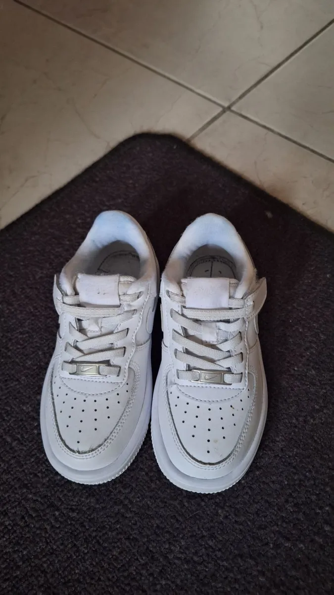 Nike size 10.5 kids - Image 2