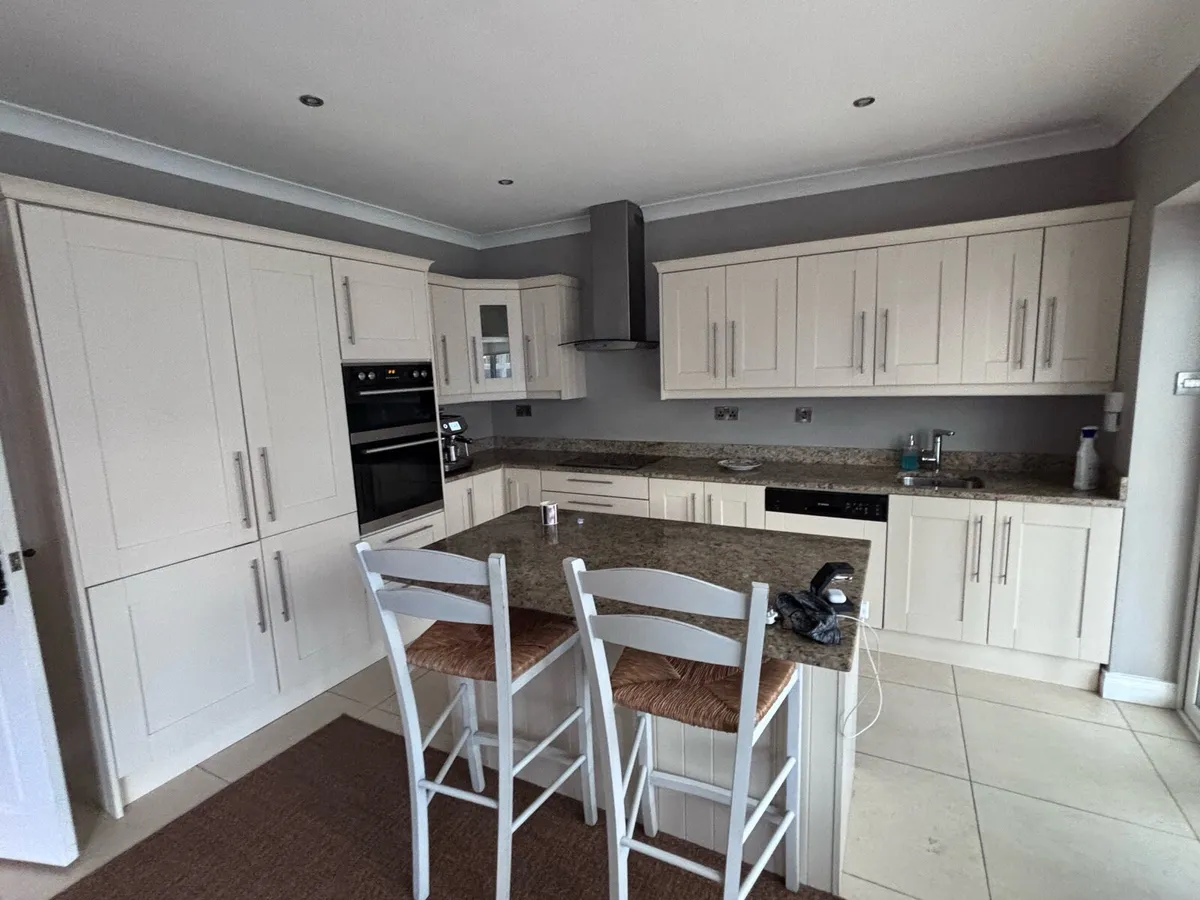 Full kitchen 3m x 3.5m - Image 1