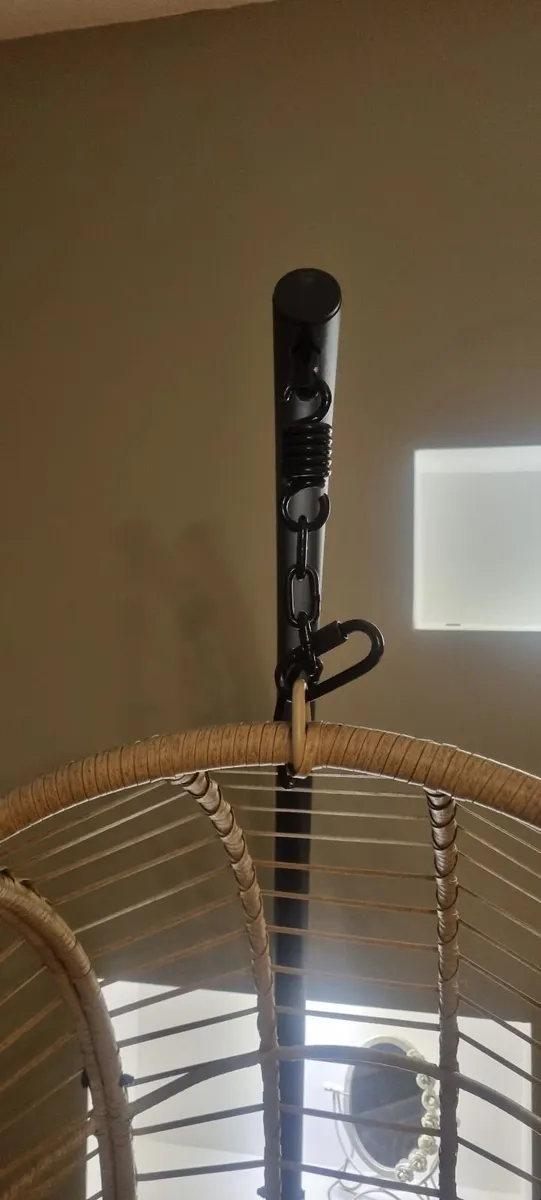 Swinging egg chair, comfortable,  sturdy - Image 2