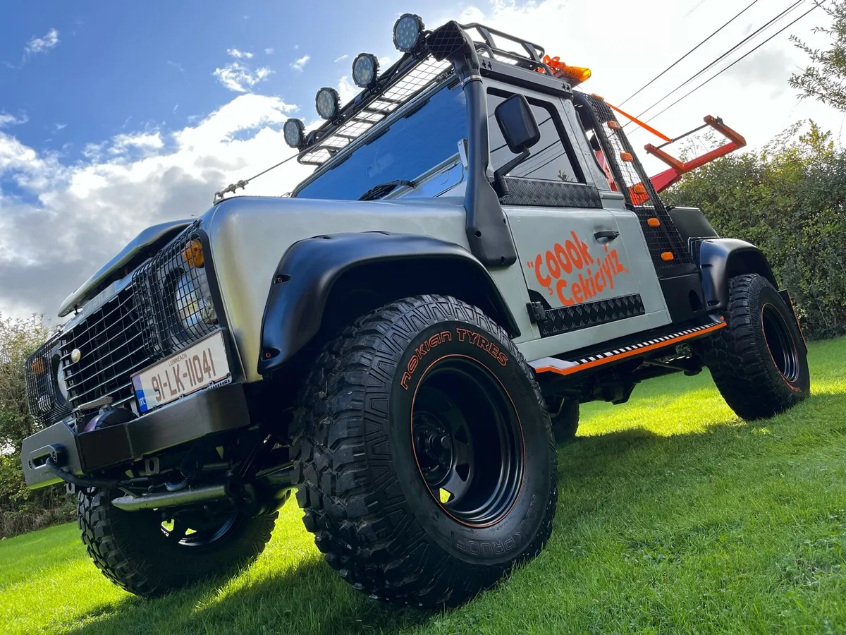 🔥1991 LandRover Defender Recovery🔥 - Image 1