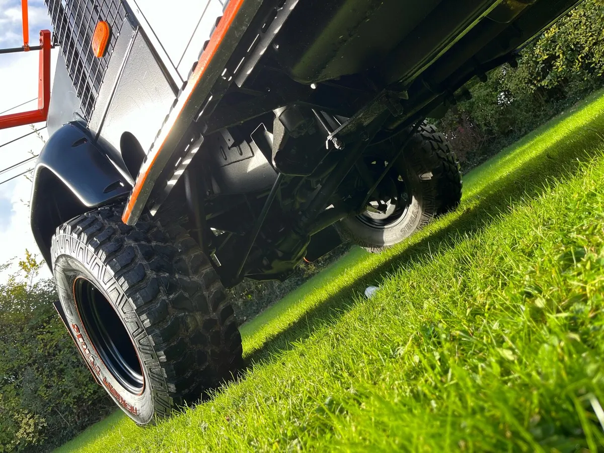 🔥1991 LandRover Defender Recovery🔥 - Image 3