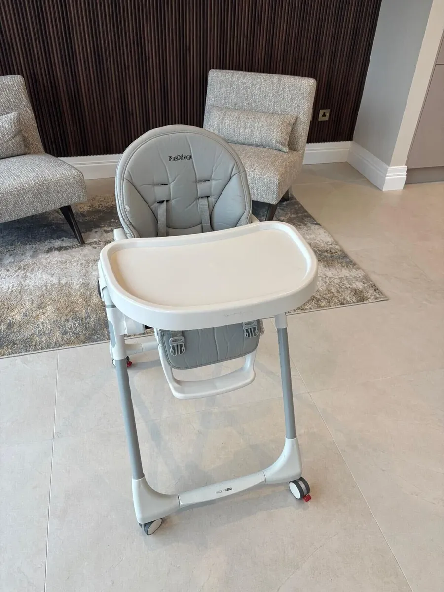 Peg Perego Highchair - Free to go - Image 3
