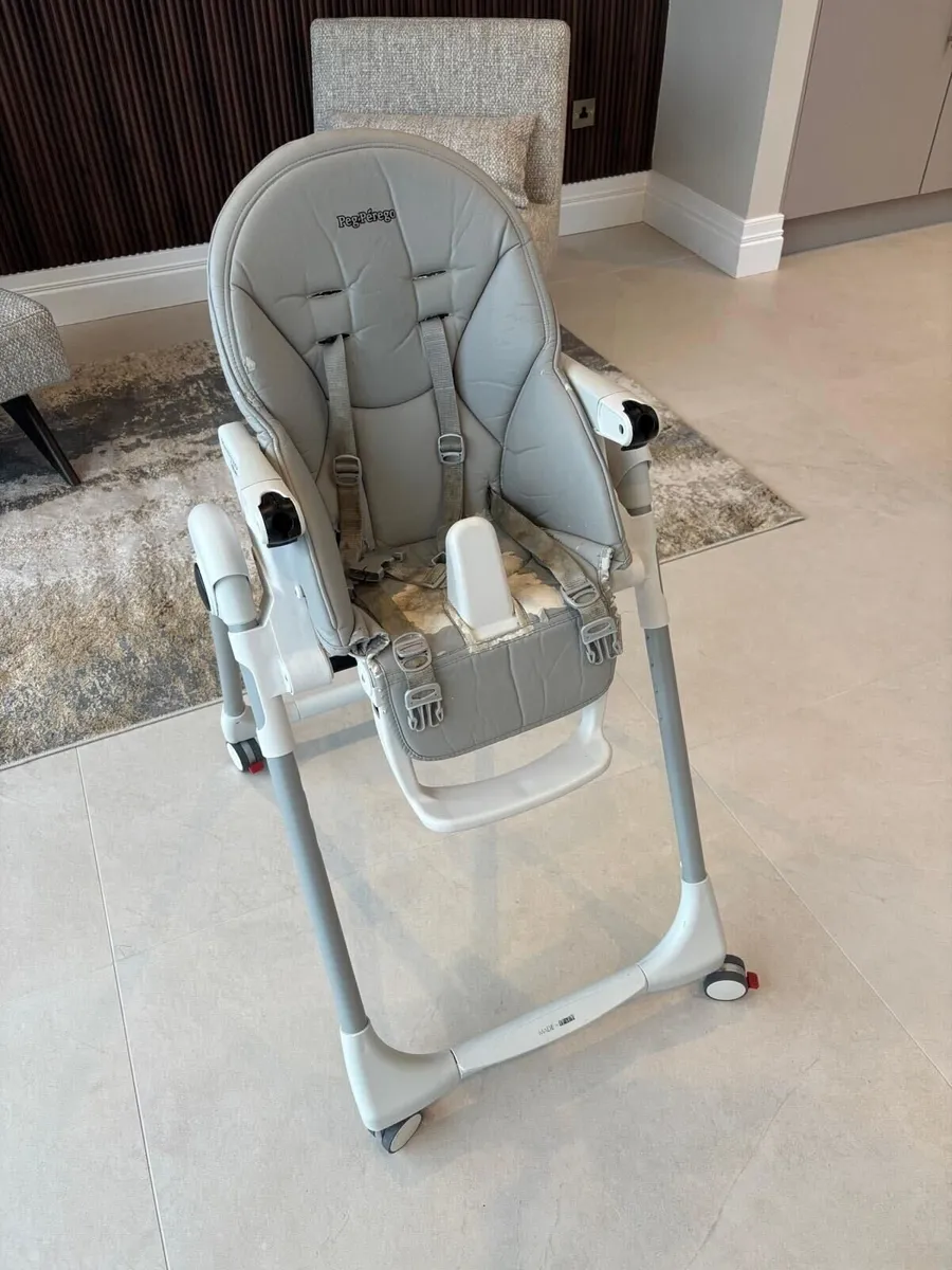 Peg Perego Highchair - Free to go - Image 2