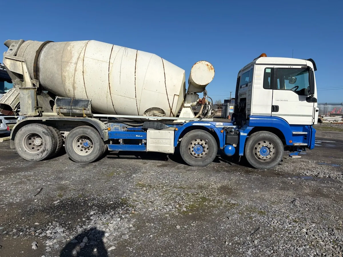 Man cement mixer and other tippers etc - Image 3