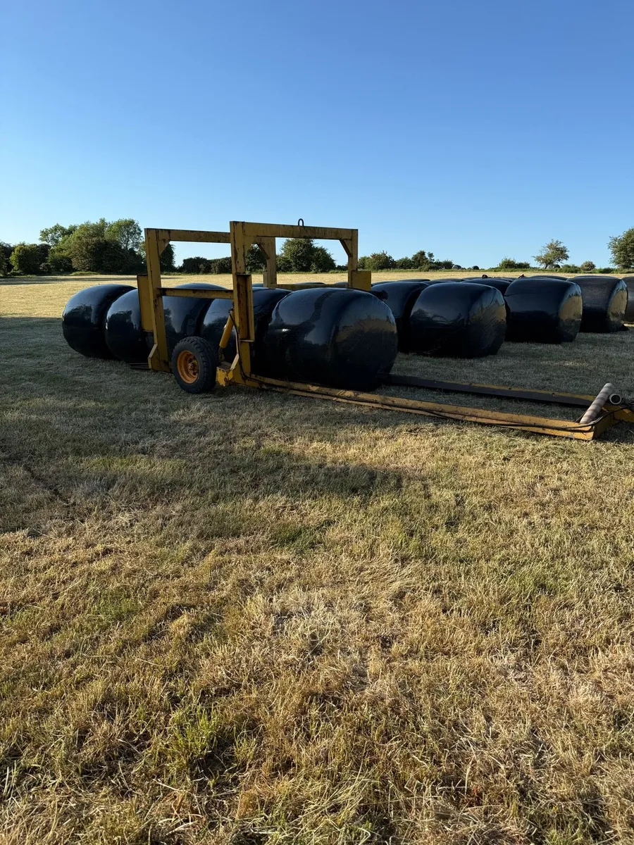 Grays Hydraulic Bale trailer - Image 4
