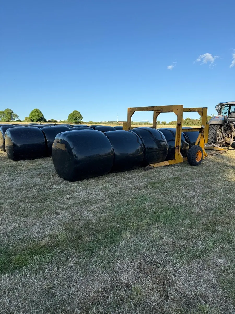 Grays Hydraulic Bale trailer - Image 3