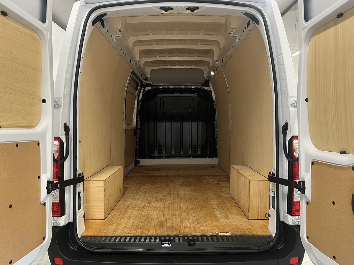 2024 Renault Master High Roof Panel Van - Image 2