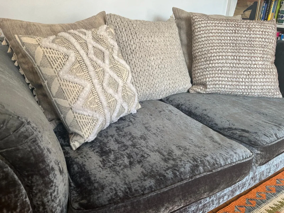 Tetrad sofa - Image 4