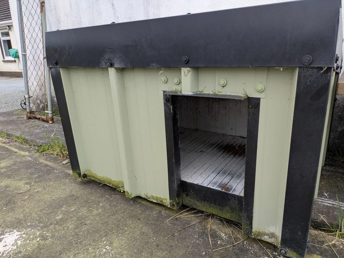 Kingspan Insulated Sloped Roof dog Kennel - Image 2