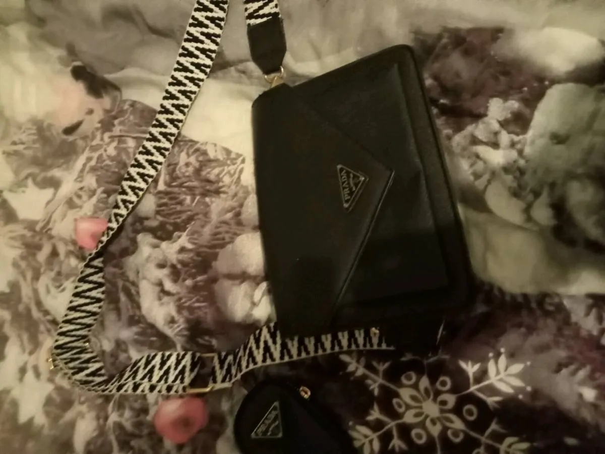 Ladies handbag - Image 1