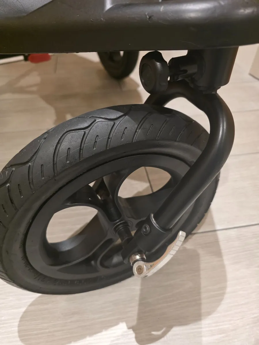 Out N About Single stroller very clean - Image 2