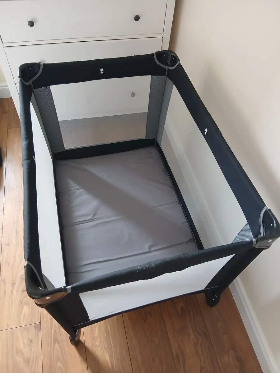 Travel cot - Image 3