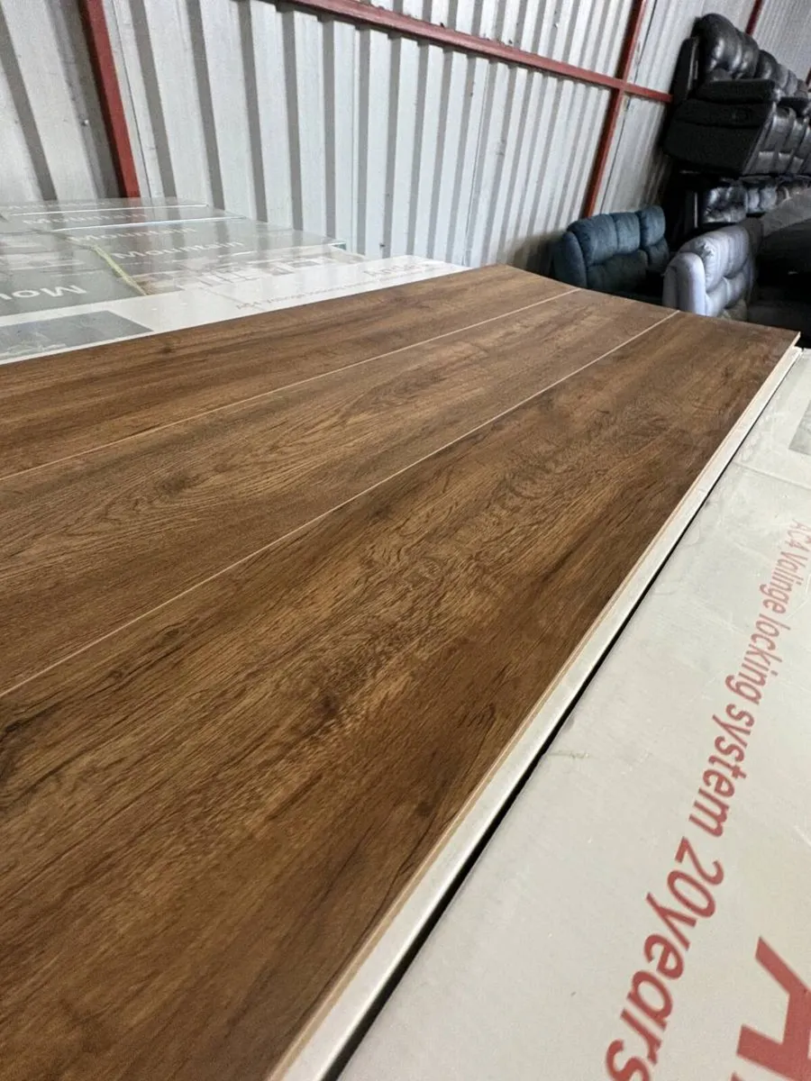 Brand new laminate flooring 8mm
