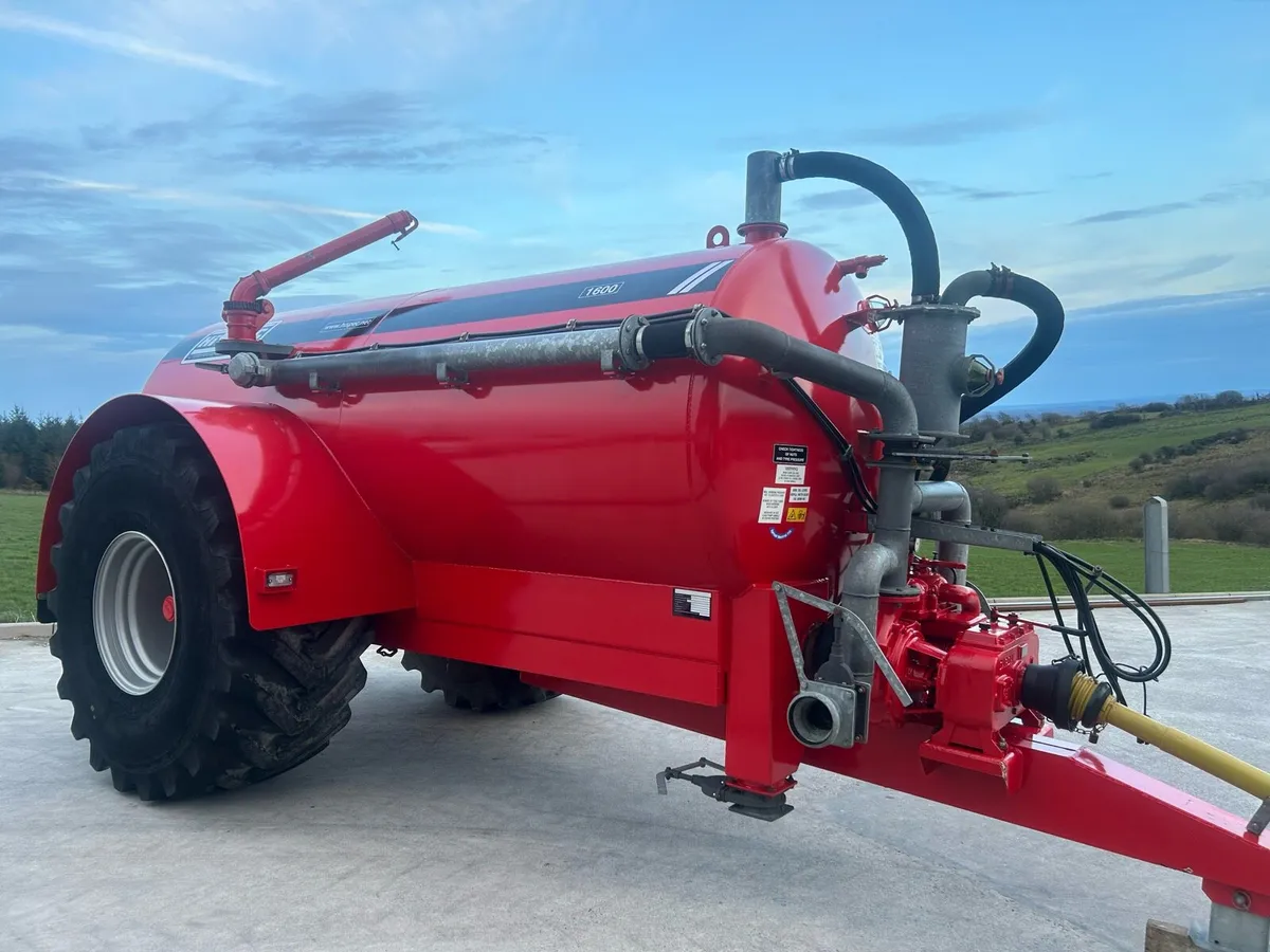 Hi-Spec 1600 Gallon Tanker With Rain Gun - Image 1