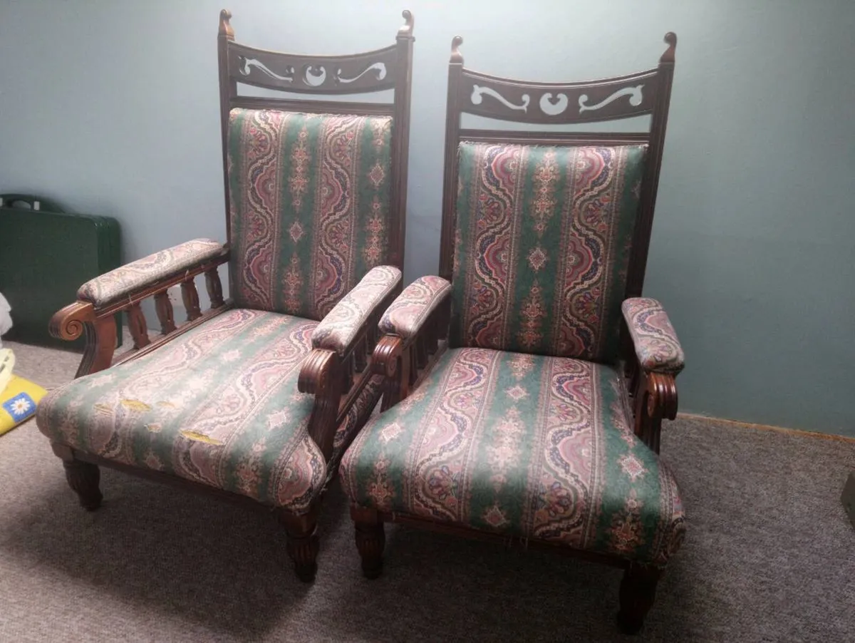 Two armchairs and 6 chairs - Image 3